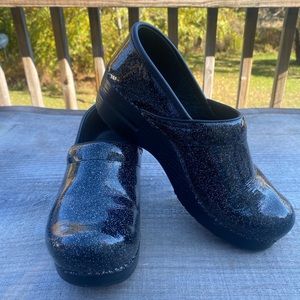 Danako Black Sparkle Clogs